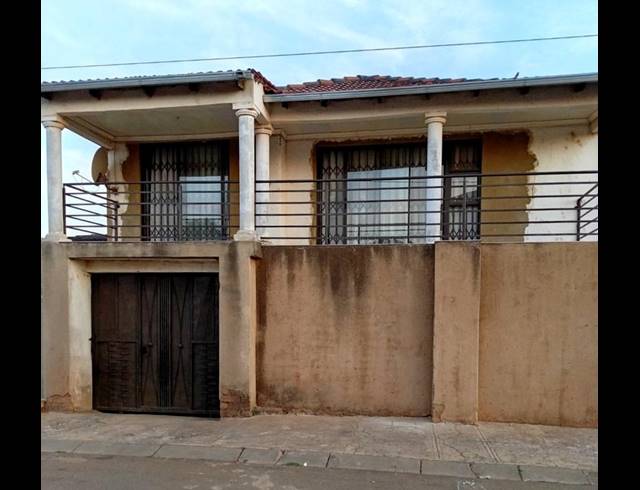 5 BEDROOM HOUSE FOR SALE IN THULANI